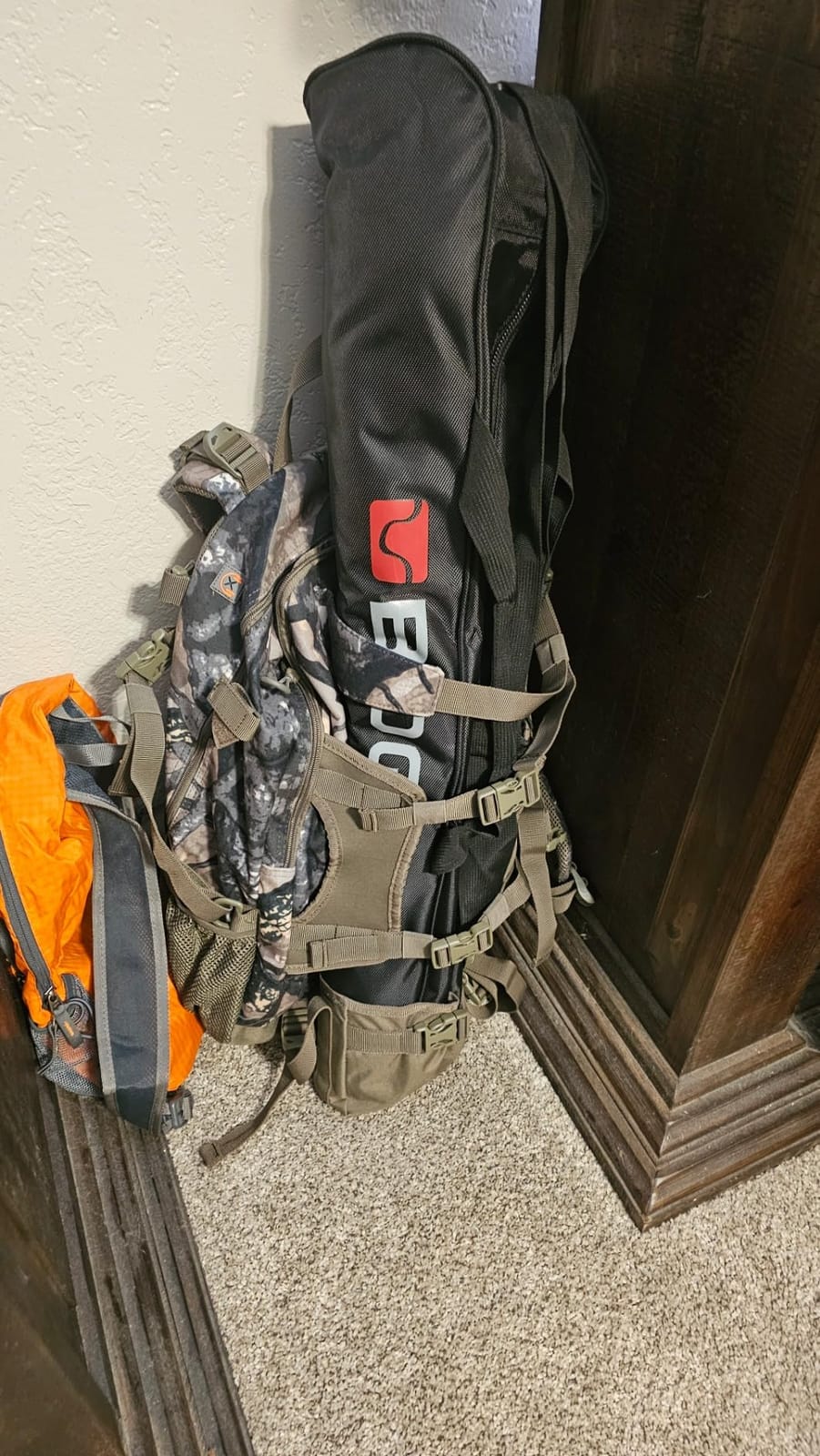 YVLEEN Hunting Backpack, Waterproof Camo Day Pack with Rifle & Bow Holder customer photo 1