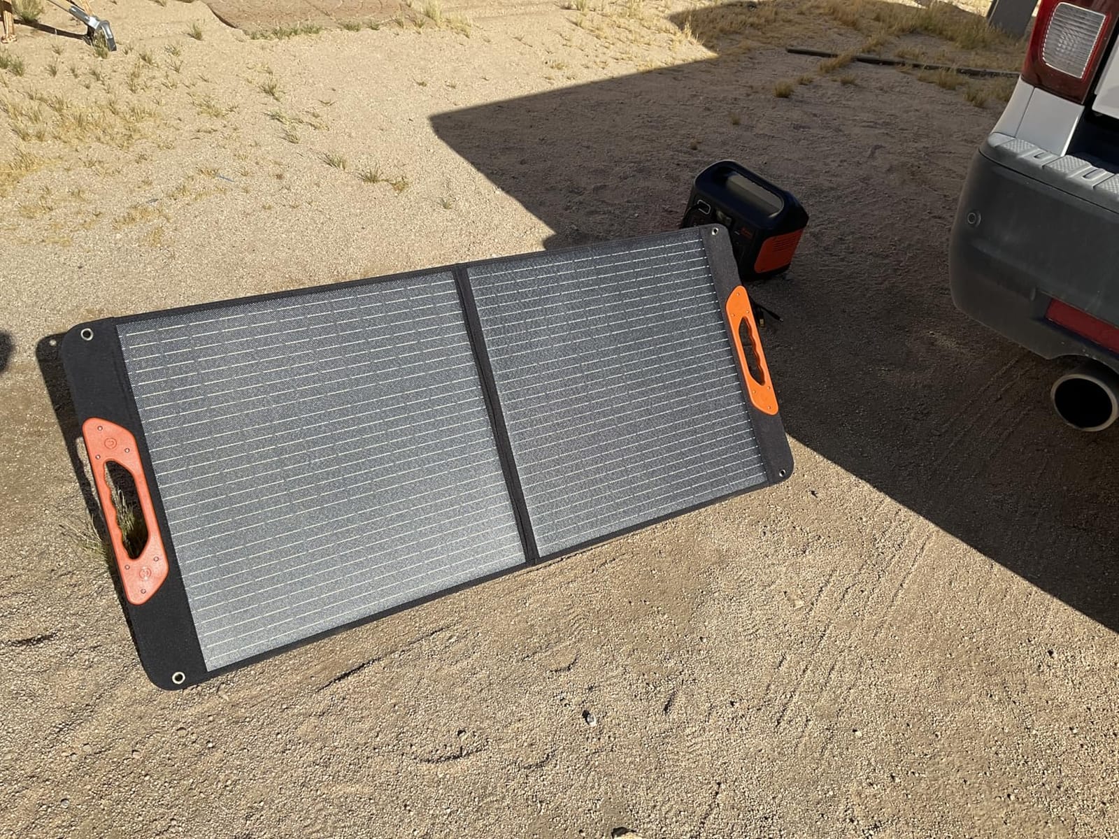 ZOUPW 100W Portable Solar Panel for Power Station, 23.5% Efficiency Mono Foldable Solar Charger for Jackery 300/Ecoflow River/Anker/Bluetti, IP67 Waterproof for Camping RV Off-Grid Emergency Power customer photo 2