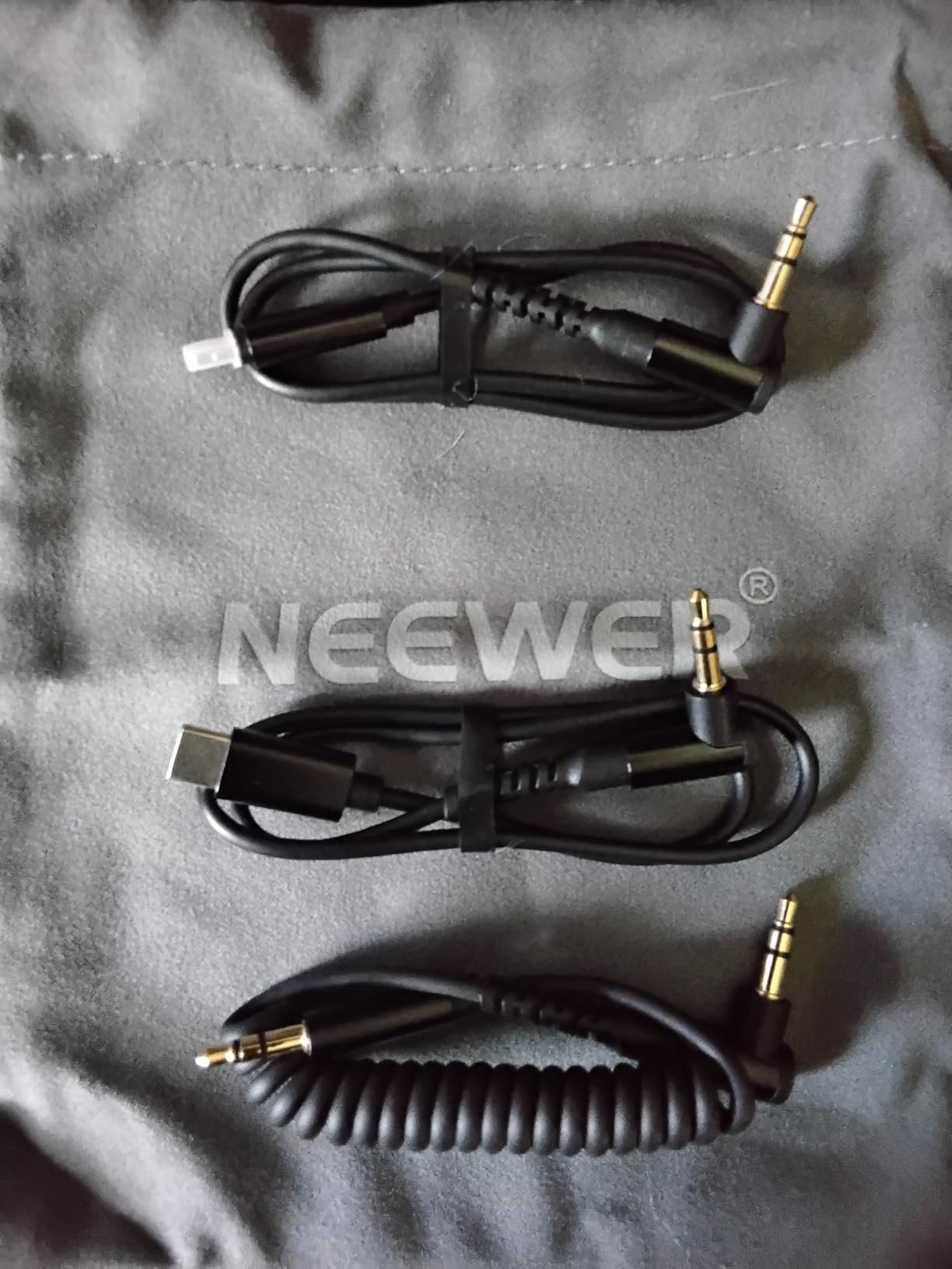 NEEWER VM10 Plug & Play Vlog Microphone for Camera, Mini Supercardioid Mic, 20-20KHz, Compatible with Sony Canon Nikon iPhone Samsung Android Tablet Mac, 3.5mm TRS, USB C OTG, Shock Mount, Windscreen customer photo 1