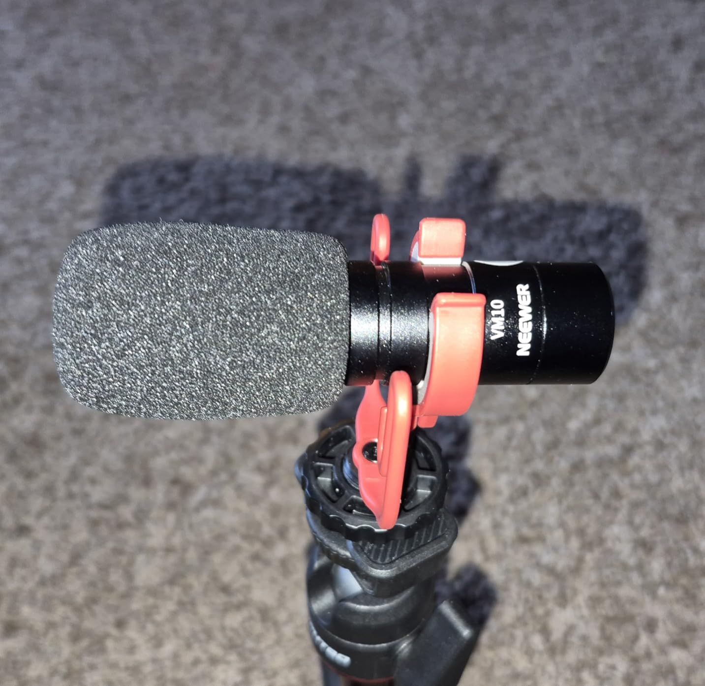 NEEWER VM10 Plug & Play Vlog Microphone for Camera, Mini Supercardioid Mic, 20-20KHz, Compatible with Sony Canon Nikon iPhone Samsung Android Tablet Mac, 3.5mm TRS, USB C OTG, Shock Mount, Windscreen customer photo 2