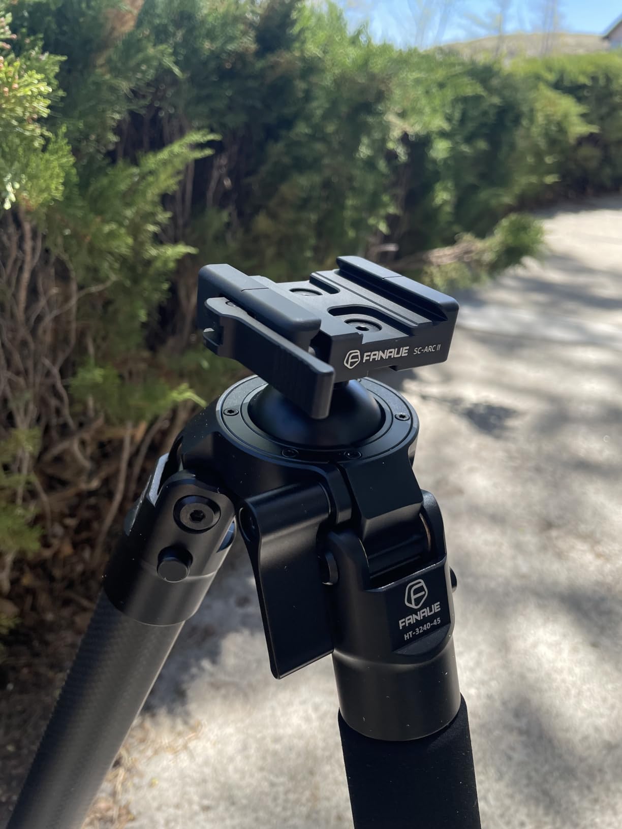 FANAUE Carbon Fiber Tripod for Hunting,Stable Design with Quick-Release Arca-Swiss Mount System, Shooting Tripod, and Hands-Free Operation for Hunting, and Outdoors-HT-3240-45 customer photo 1