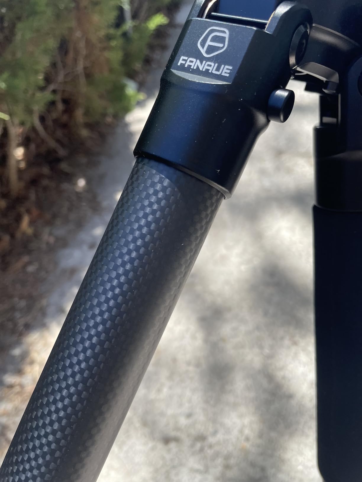 FANAUE Carbon Fiber Tripod for Hunting,Stable Design with Quick-Release Arca-Swiss Mount System, Shooting Tripod, and Hands-Free Operation for Hunting, and Outdoors-HT-3240-45 customer photo 2
