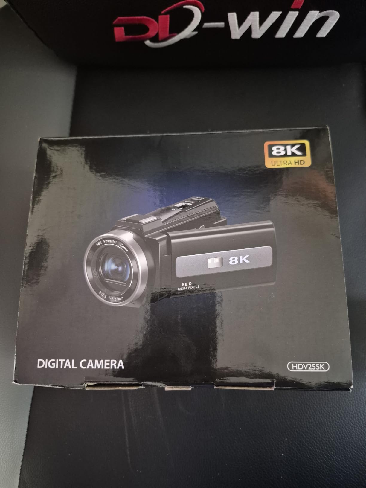 8K Video Camera Camcorder 88MP UHD WiFi Vlogging Cameras for YouTube 18X Digital Zoom IR Night Vision 3.0'' Touch Screen Camera with 32GB Card, Microphone, Stabilizer, Lens Hood, Remote, Batteries customer photo 2