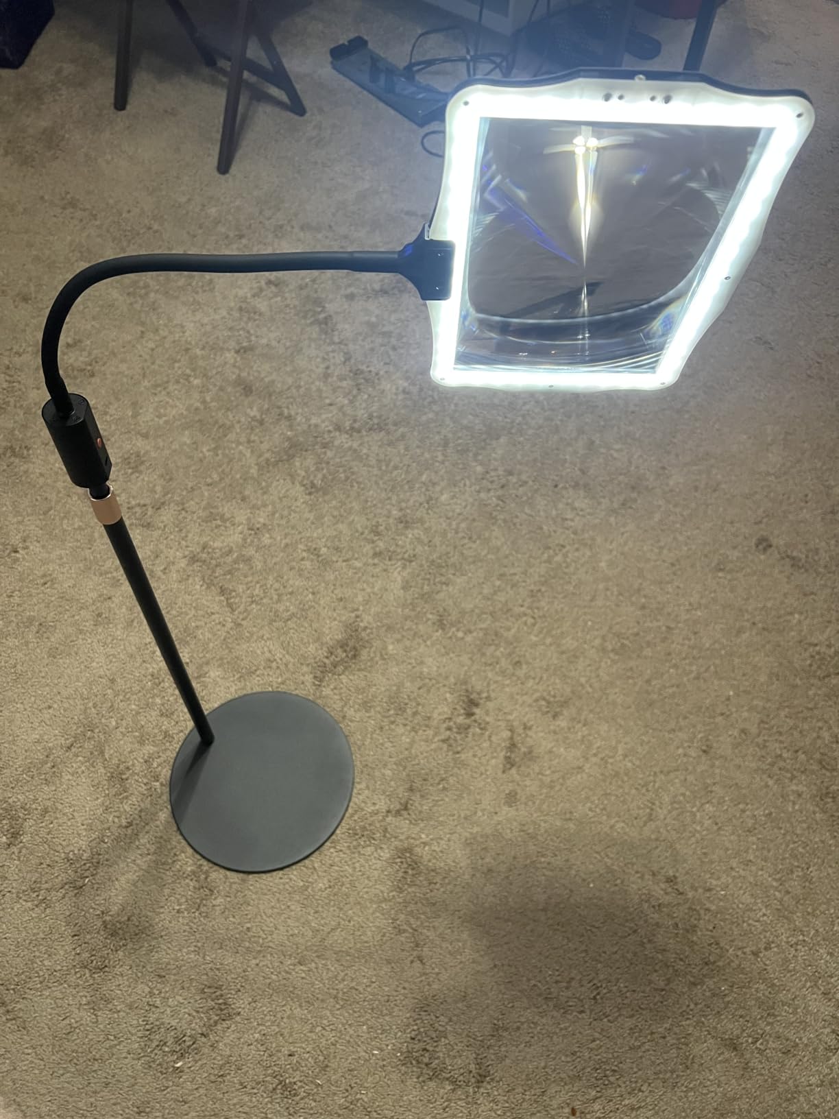 Hands Free Floor Magnifying Glass, with Light and Stand, 48-LEDs Rechargeable Floor Magnifying, Suitable for Reading, Sewing, Crafts, DIY, Embroidery, Close Work. Magnifiers for Seniors customer photo 1