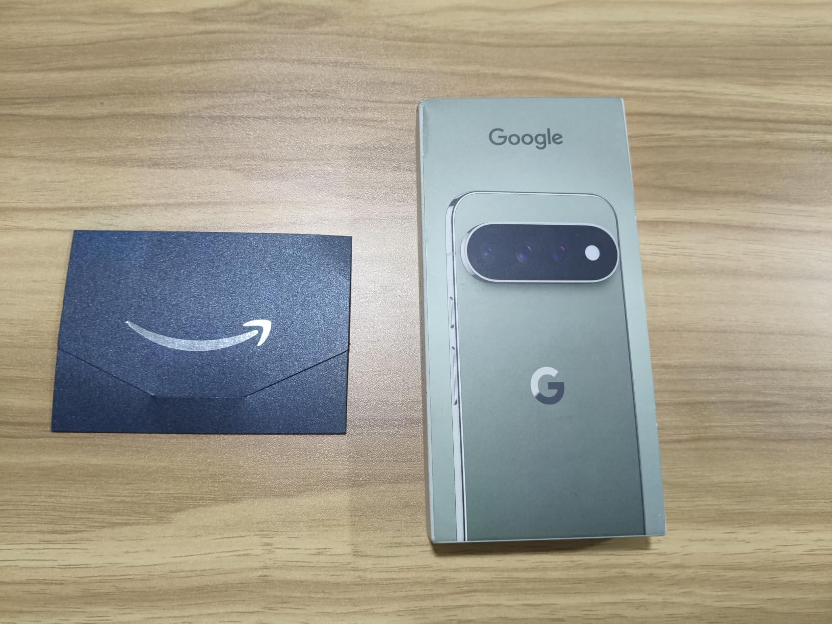 Google Pixel 11 Pro - Unlocked Smartphone, Gemini - 512 GB - Olive customer photo 2